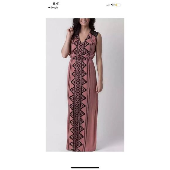 Coco and Jaimeson Embroidered Maxi Tank Dress Size Medium - Picture 1 of 11